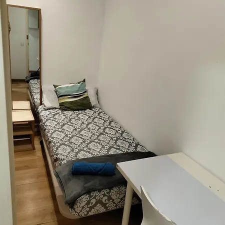 Bed & Breakfast 123 *
